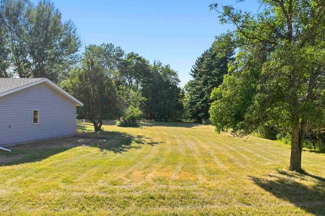 2936 47th ST SE, Minot, ND 58701