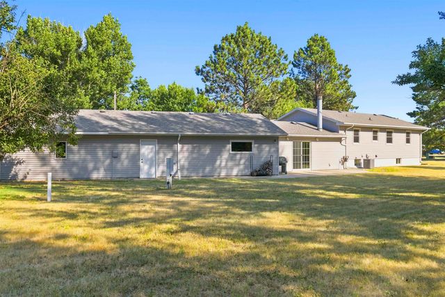 2936 47th ST SE, Minot, ND 58701
