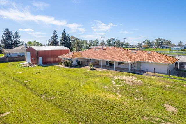 16601 La Canada Road, Madera, CA 93636