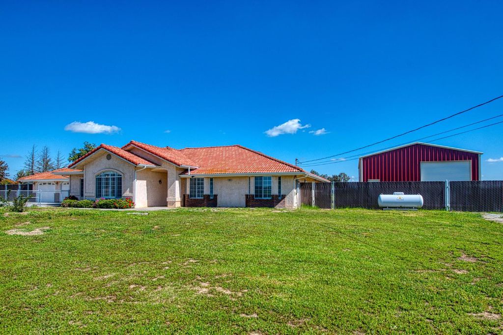 Image 1 of property listing at 16601 La Canada Road, Madera, CA 93636