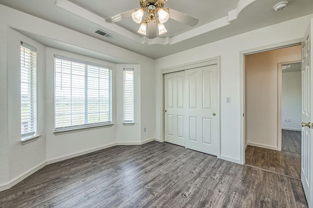 Image 20 of property listing at 16601 La Canada Road, Madera, CA 93636