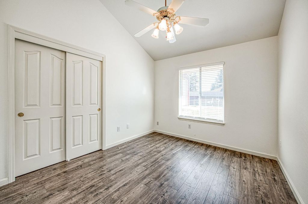 Image 21 of property listing at 16601 La Canada Road, Madera, CA 93636