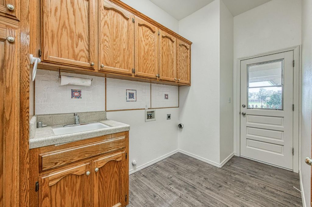 Image 22 of property listing at 16601 La Canada Road, Madera, CA 93636