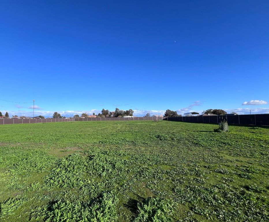Image 34 of property listing at 16601 La Canada Road, Madera, CA 93636