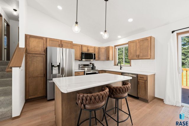 3312 N Geneva Trl Trail, Sioux Falls, SD 57107
