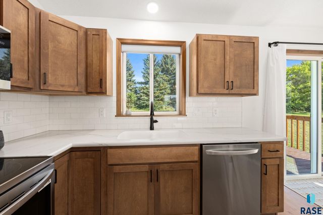 3312 N Geneva Trl Trail, Sioux Falls, SD 57107