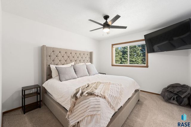 3312 N Geneva Trl Trail, Sioux Falls, SD 57107