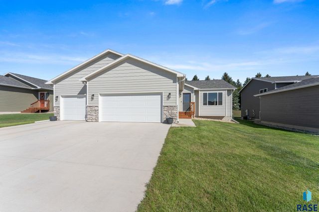 3312 N Geneva Trl Trail, Sioux Falls, SD 57107