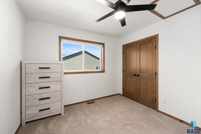 3312 N Geneva Trl Trail, Sioux Falls, SD 57107