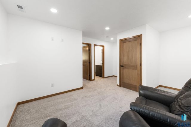 3312 N Geneva Trl Trail, Sioux Falls, SD 57107