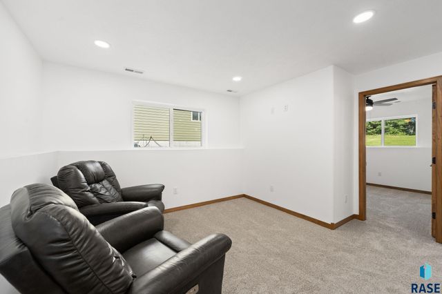 3312 N Geneva Trl Trail, Sioux Falls, SD 57107