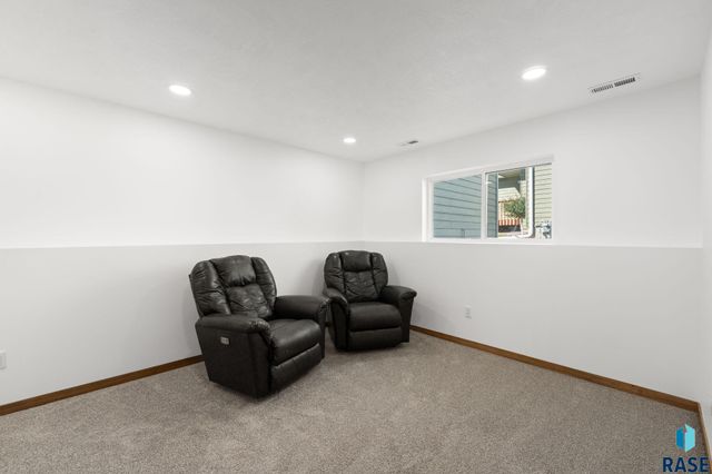 3312 N Geneva Trl Trail, Sioux Falls, SD 57107
