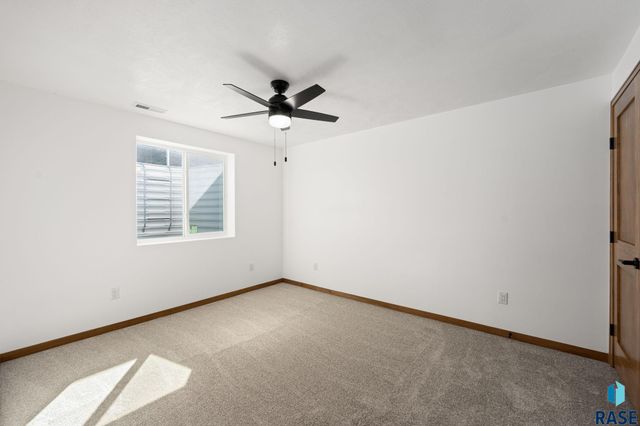 3312 N Geneva Trl Trail, Sioux Falls, SD 57107