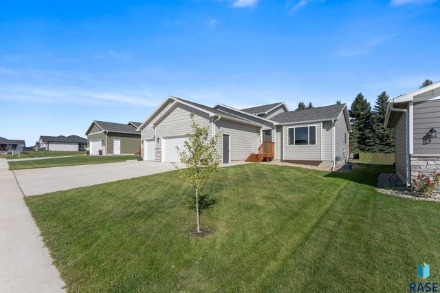 3312 N Geneva Trl Trail, Sioux Falls, SD 57107