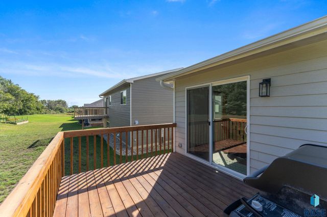 3312 N Geneva Trl Trail, Sioux Falls, SD 57107