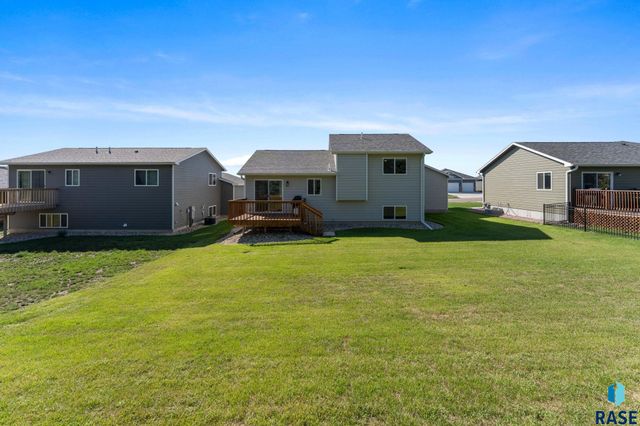 3312 N Geneva Trl Trail, Sioux Falls, SD 57107