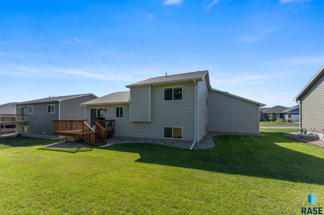 3312 N Geneva Trl Trail, Sioux Falls, SD 57107