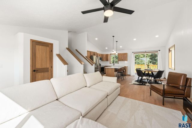 3312 N Geneva Trl Trail, Sioux Falls, SD 57107