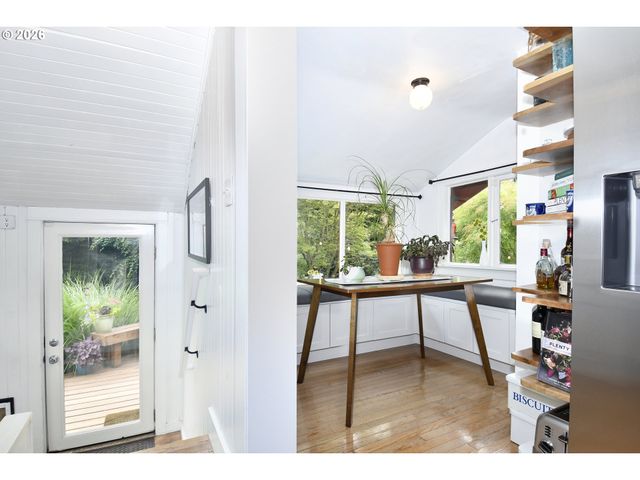 4406 Sw LOBELIA St, Portland, OR 97219