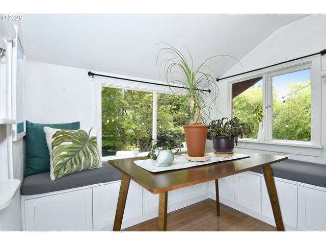 4406 Sw LOBELIA St, Portland, OR 97219