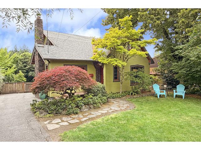 4406 Sw LOBELIA St, Portland, OR 97219