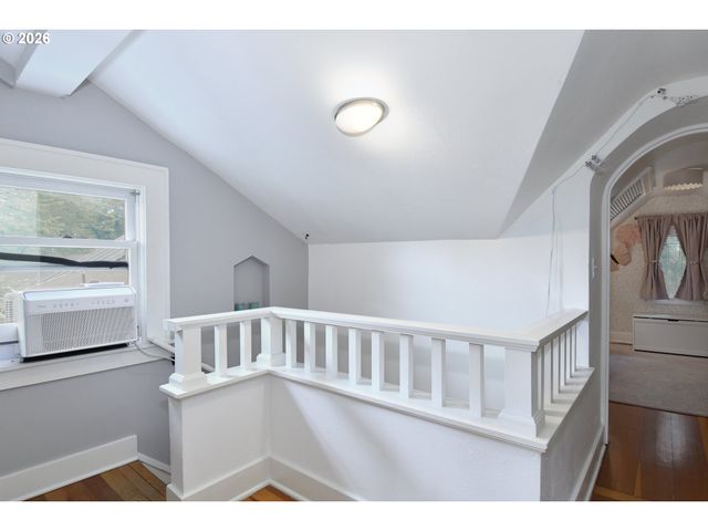 4406 Sw LOBELIA St, Portland, OR 97219