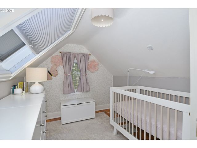4406 Sw LOBELIA St, Portland, OR 97219