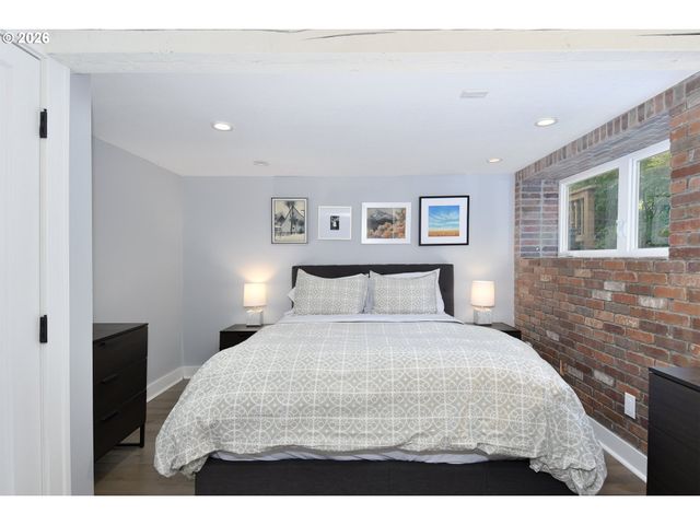 4406 Sw LOBELIA St, Portland, OR 97219
