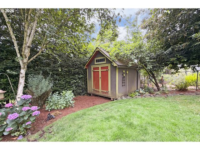 4406 Sw LOBELIA St, Portland, OR 97219