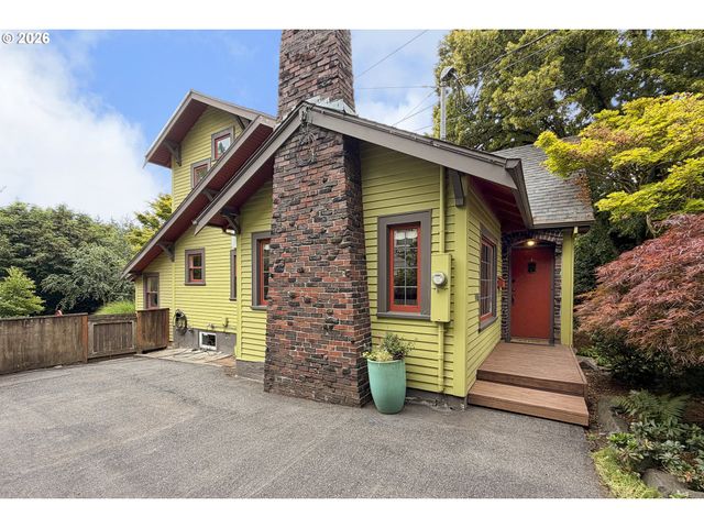 4406 Sw LOBELIA St, Portland, OR 97219