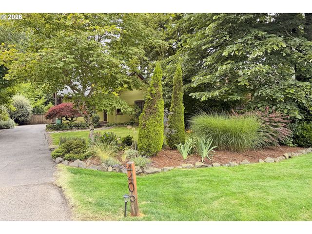 4406 Sw LOBELIA St, Portland, OR 97219