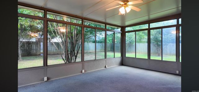 1045 Spatz, Conway, AR 72034