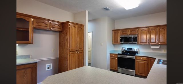 1045 Spatz, Conway, AR 72034