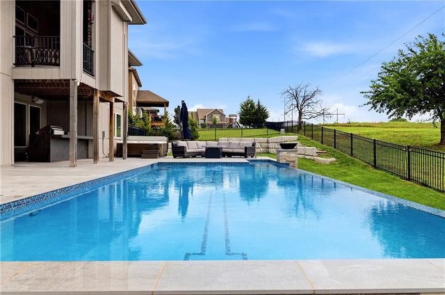 24957 W 114th Street, Olathe, KS 66061