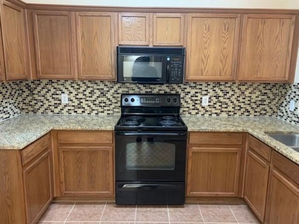 2226 Glacier Park Lane, Grand Prairie, TX 75050