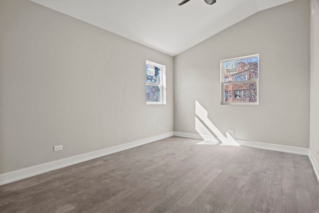 7711 S Ridgeland Avenue, Chicago, IL 60649