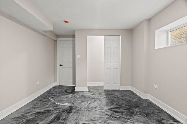 7711 S Ridgeland Avenue, Chicago, IL 60649