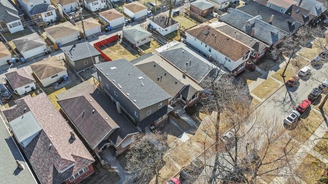 7711 S Ridgeland Avenue, Chicago, IL 60649