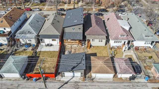7711 S Ridgeland Avenue, Chicago, IL 60649