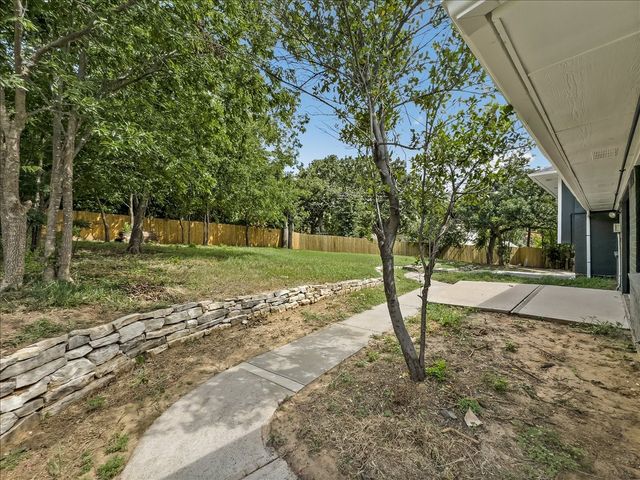 136 SW Rand Drive, Burleson, TX 76028