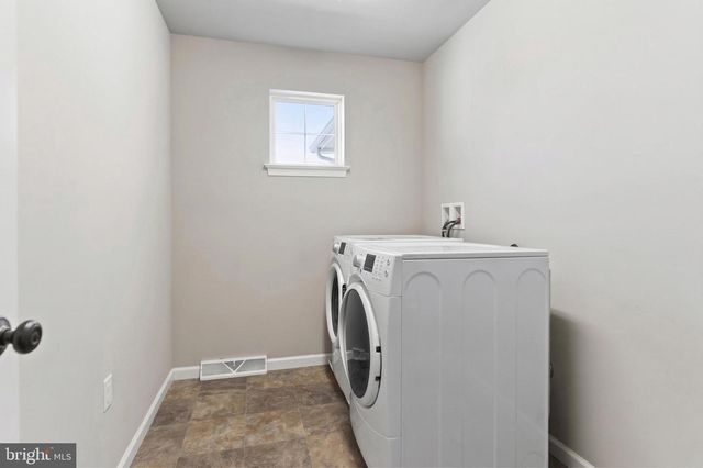 1732 HARALSON DRIVE, Mechanicsburg, PA 17055