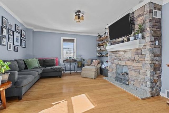 3618 Downing St, South Park, PA 15129