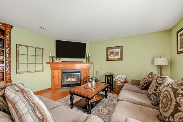 100 Laudaten Way, Warwick, NY 10990