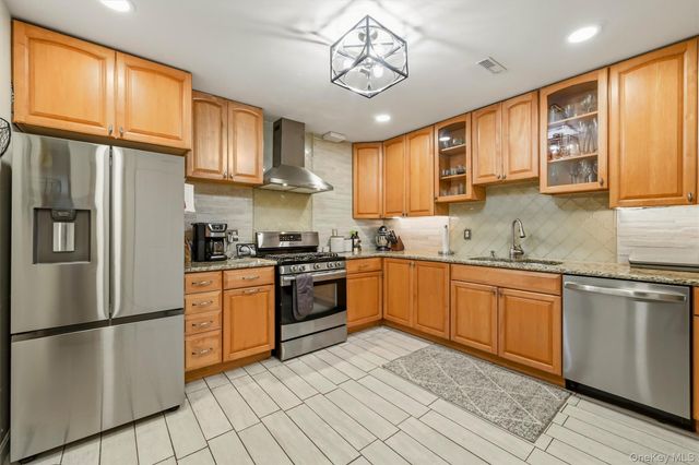 100 Laudaten Way, Warwick, NY 10990