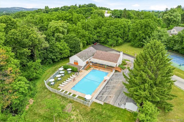 100 Laudaten Way, Warwick, NY 10990