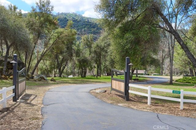 40957 Shandee Lane, Ahwahnee, CA 93601