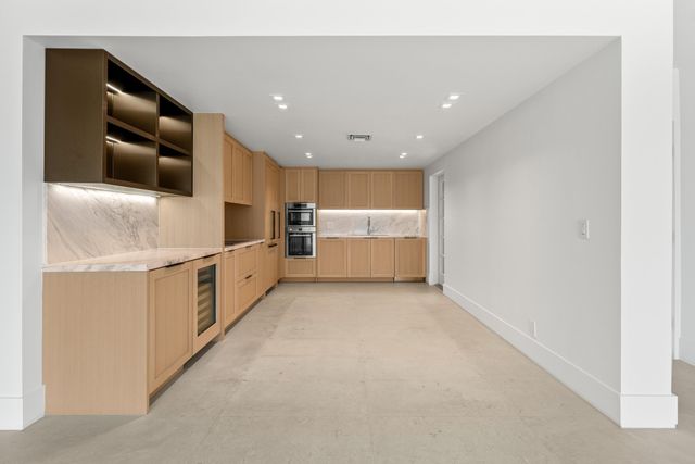 2185 Ibis Isle Road 1, Palm Beach, FL 33480