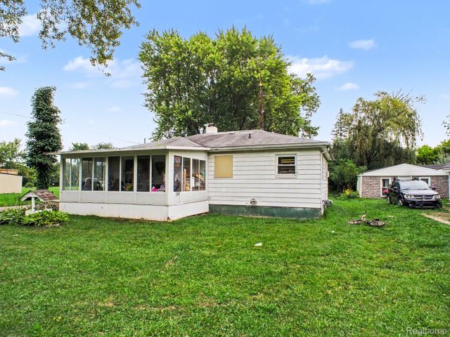 5082 N Center Road, Genesee Charter Township, MI 48506