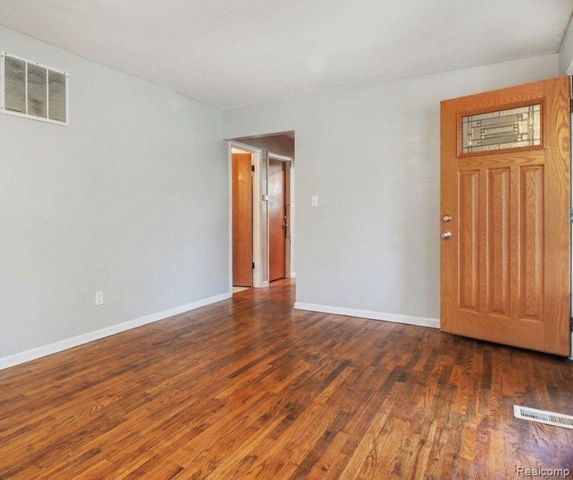 5082 N Center Road, Genesee Charter Township, MI 48506