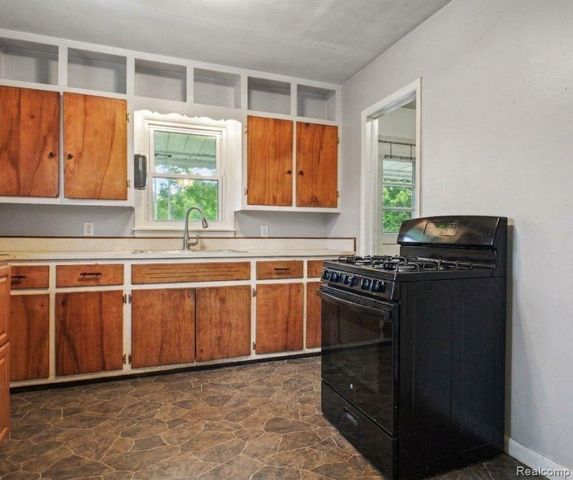 5082 N Center Road, Genesee Charter Township, MI 48506